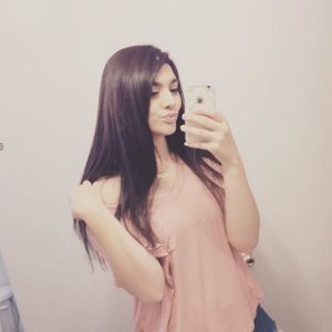 Meet your Posher, Alexis